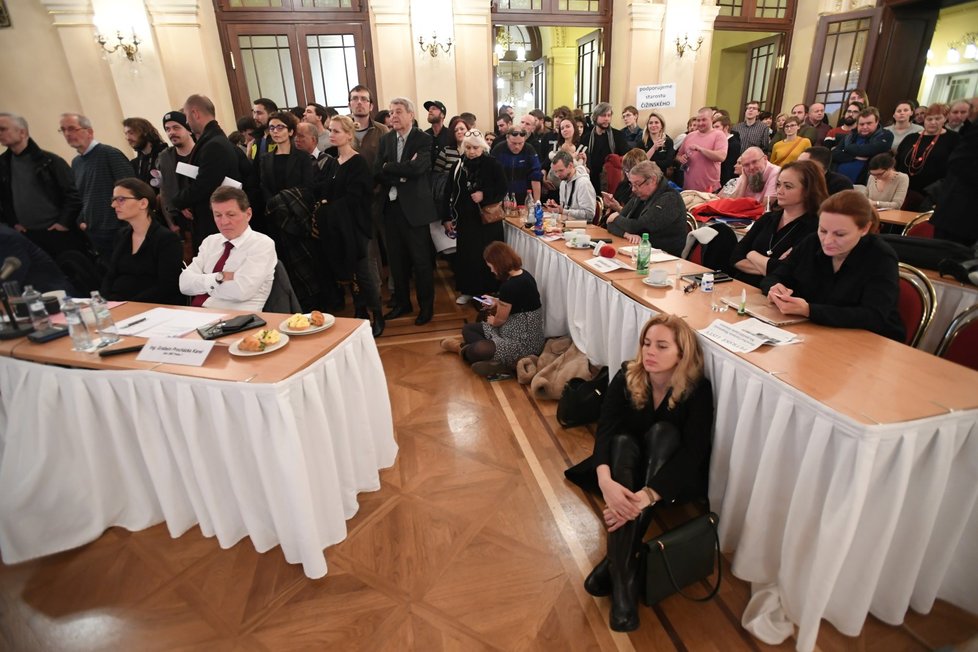 Zastupitelstvo Prahy 1 se sešlo 14. ledna 2020 v pražském Paláci Žofín na mimořádném jednání svolaném na popud opozice.