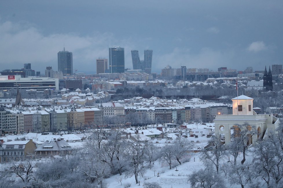 Prahu čeká další studený týden. Podle meteoroložky by do hlavního města mohl zavítat i první letošní sníh. (ilustrační foto)