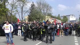 Noční vlci dorazili na motorkách do Prahy, na Olšanských hřbitovech uctili sovětské vojáky.