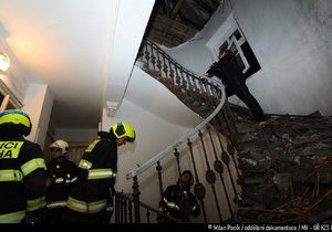 Na Žižkově se v noci na 7. února 2020 propadl strop.