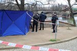 U Žofína ve Vltavě našli mrtvého muže. (20. března 2023)