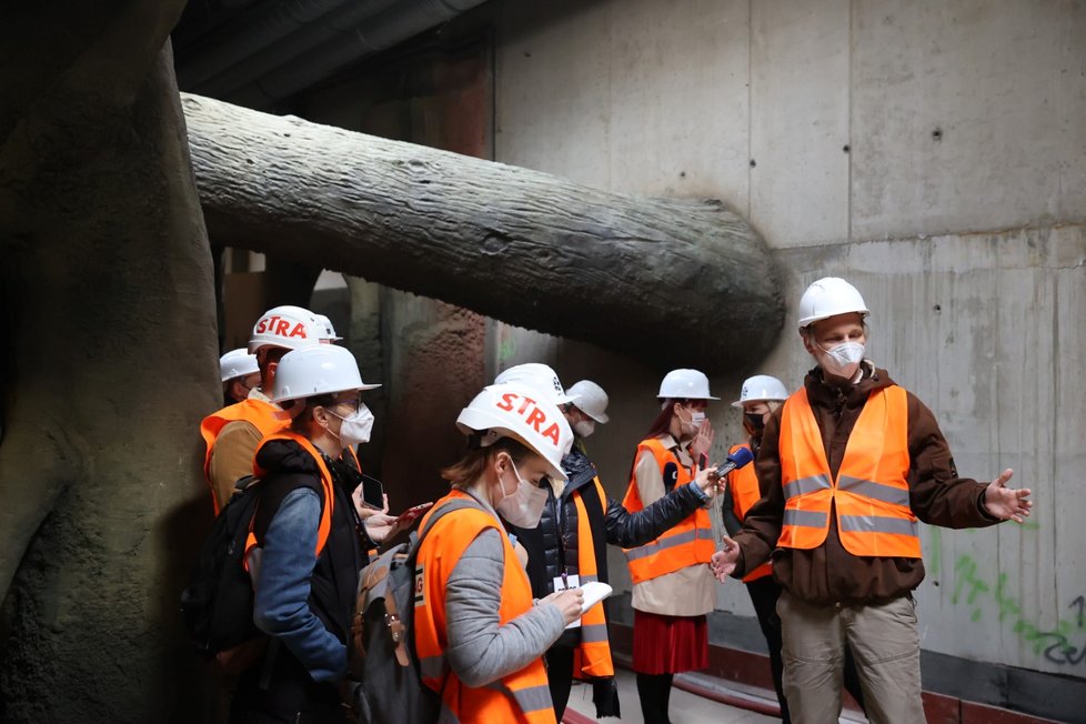 Stavba pavilonu goril v Zoo Praha. (26. května 2021)