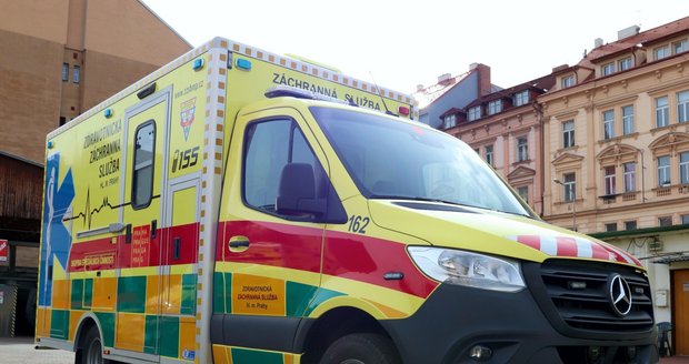 Sanitka pražských záchranářů, jejíž kabinu a ambulantní prostory lze zcela izolovat od okolí.