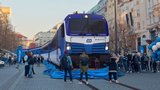 Nová kampaň českých drah vzbudila pozornost. Vlak ComfortJet se dostal až na Václavák