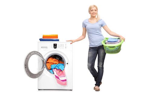 6 babských rad, jak prát prádlo: Pryč se skvrnami a zašedlou bílou!