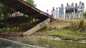 Čínská prasátka doslova létají při skocích do vody