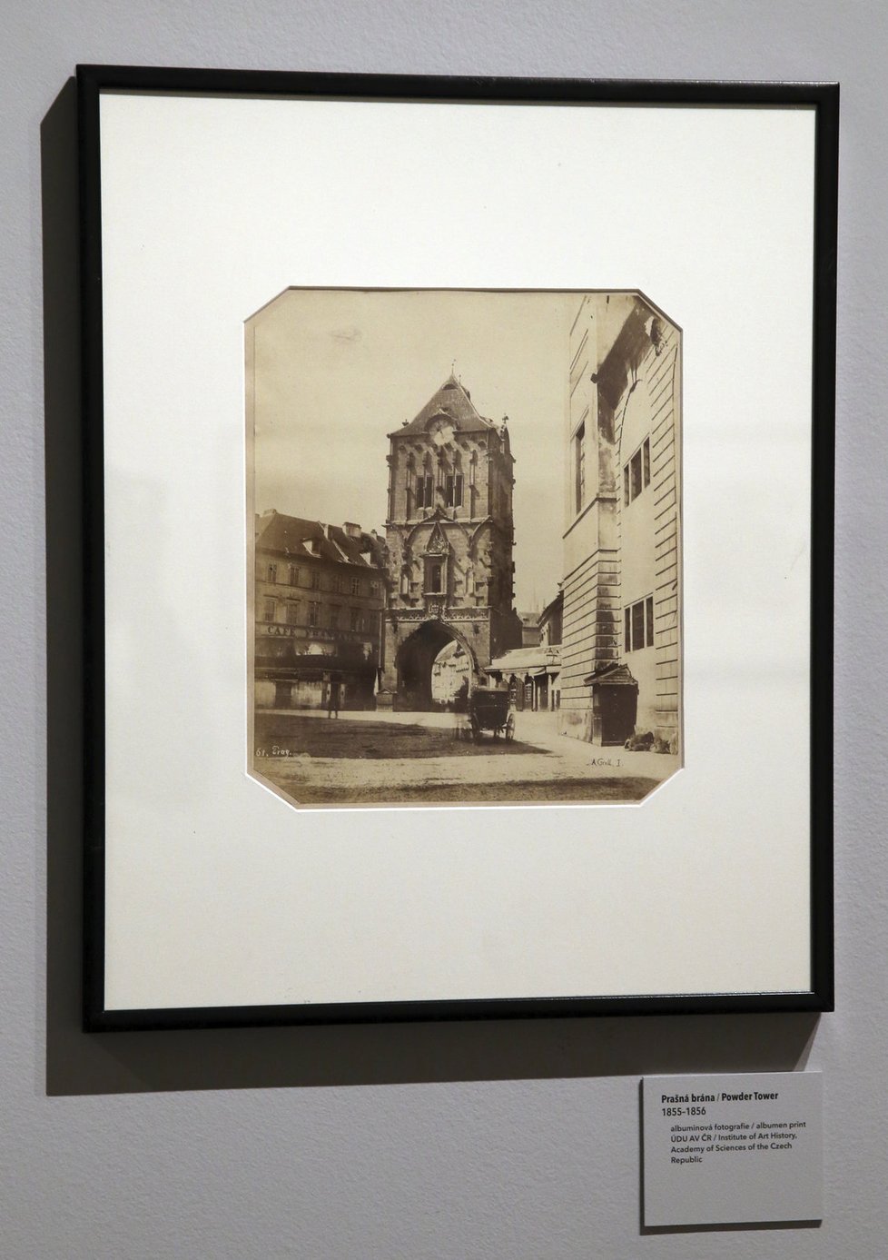 Takto Andreas Groll zachytil v 19. století Prašnou bránu.