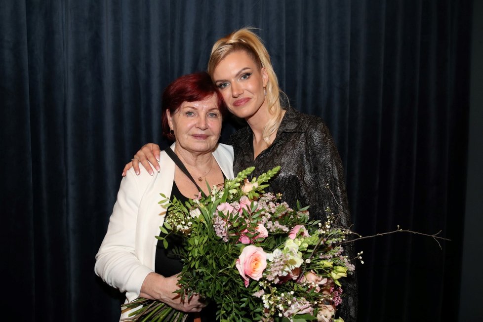 Premiéra dokumentu Pravda se pořád vyplatí - Gabriela Soukalová s maminkou