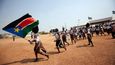Právě před rokem se Jižnímu Súdánu podařilo dosáhnout nezávislosti na Súdánu.