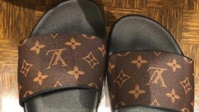 Pravoslavný pop Vjačeslac Baskakov má rád luxus, nejvíce mu imponují značky jako Louis Vuitton a Gucci.