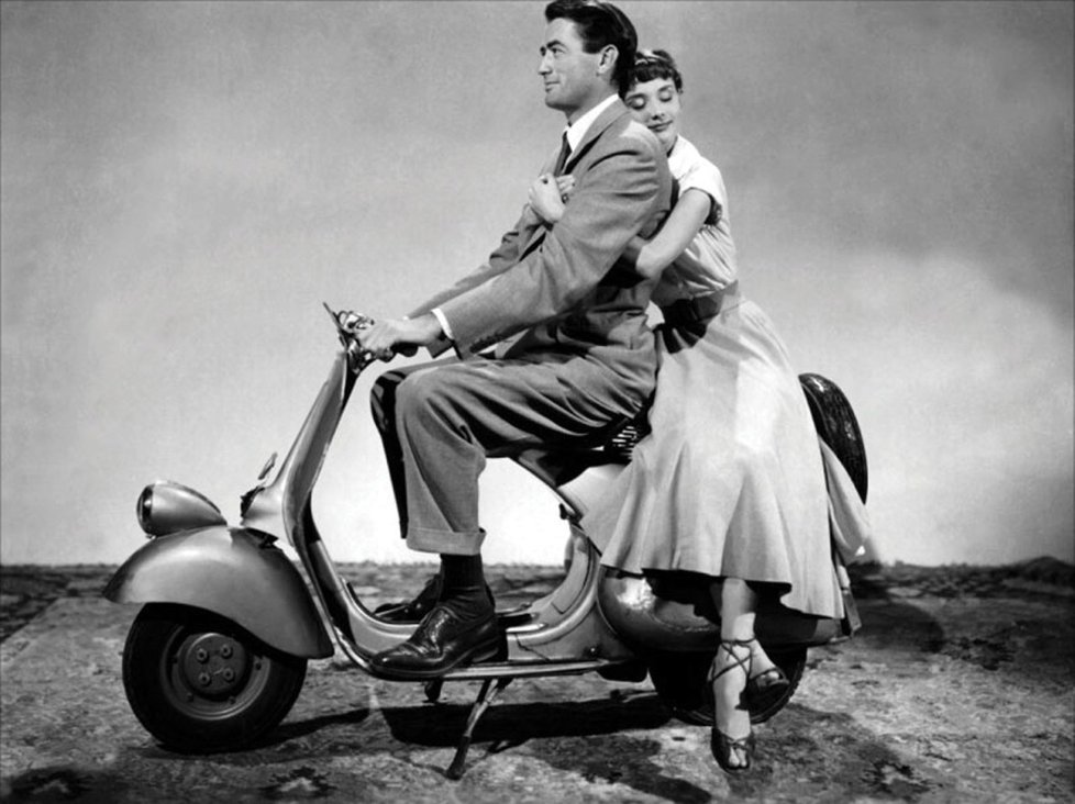 Slavný film Prázdniny v Římě s Audrey Hepburn a Gregorym Peckem.