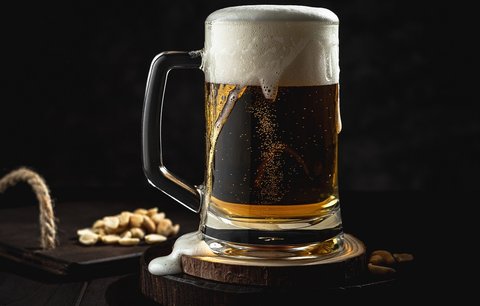 Co znamenají velké bubliny v pivě? Fuj, to budete koukat!