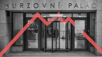 Česká ekonomika loni klesla. Původní odhad byl ale horší 