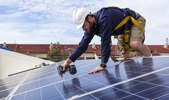 Trefa na solár: U fotovoltaiky se vyplatí vsadit na jistotu