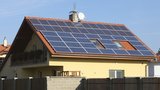 Obyvatelé Čerňáku vyzkouší vlastní »elektrárnu«. Magistrát umístí solární panely na dva domy
