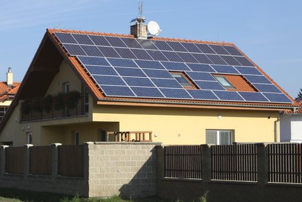 Uvažujete o fotovoltaické elektrárně? Teď je správný čas na instalaci