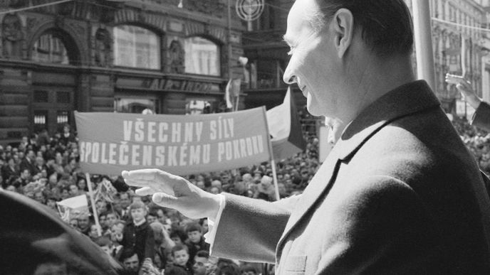 Alexander Dubček během pražského jara roku 1968. Alexander Dubček během pražského jara roku 1968.