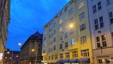 Konec jedné světelné éry! V Praze vymění oranžově svítící lampy: Legendární oranžovou vystřídá teple bílá