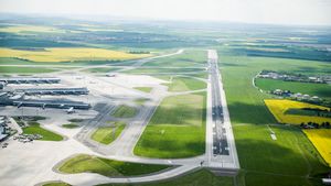 Letiště Praha chce své miliardové pozemky nabídnout byznysu. Prosazuje změnu zákona