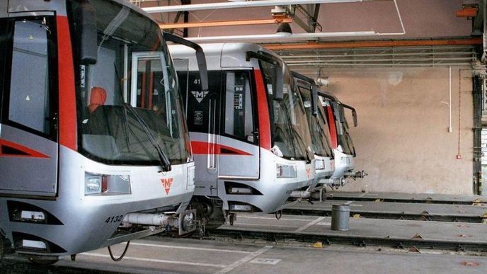 Pražský dopravní podnik (DPP) musí v krátké době řešit už druhý problém s nekvalitními vozidly. Podle dokumentů DPP, které má server E15.cz k dispozici, jde tentokrát o nové soupravy metra od společnosti Siemens.