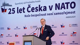 Před 25 lety Češi vstoupili do NATO. Byl to historický přelom pro naše bezpečí, míní Fiala