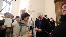 Prezident Petr Pavel vítá na Hradě návštěvníky (29.11.2025)