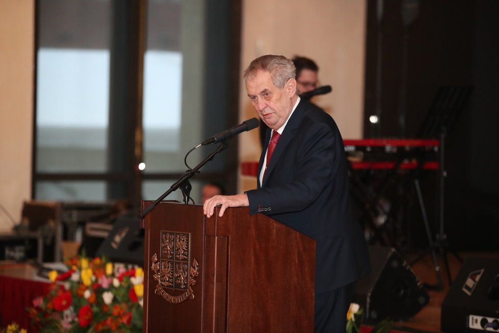 Prezident Miloš Zeman slaví 7 let na Hradě: Na úvod pronesl projev. (8. 3. 2020)