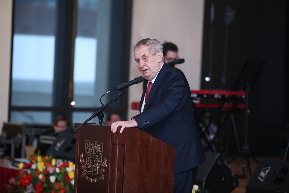 Prezident Miloš Zeman slaví 7 let na Hradě: Na úvod pronesl projev (8.3.2020)