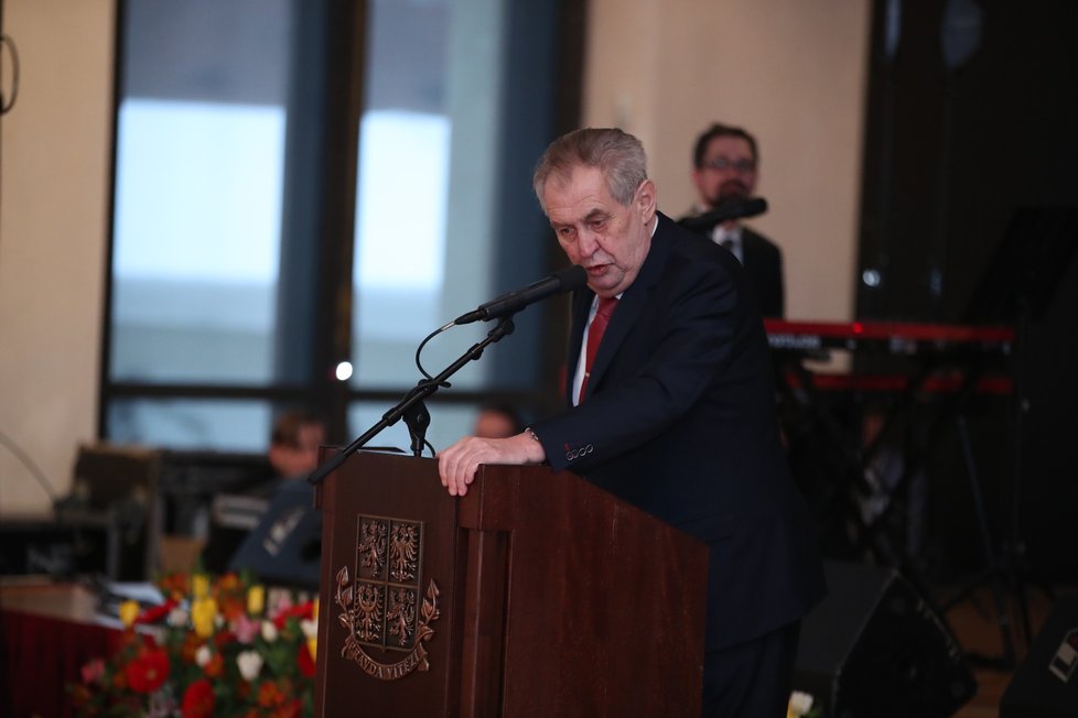 Prezident Miloš Zeman slaví 7 let na Hradě: Na úvod pronesl projev. (8. 3. 2020)