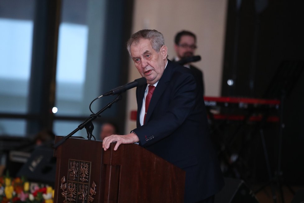 Prezident Miloš Zeman slaví 7 let na Hradě: Na úvod pronesl projev. (8. 3. 2020)