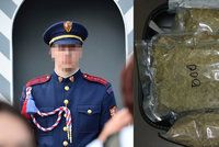 Drogový skandál na Hradě: Člen Hradní stráže prodával marihuanu