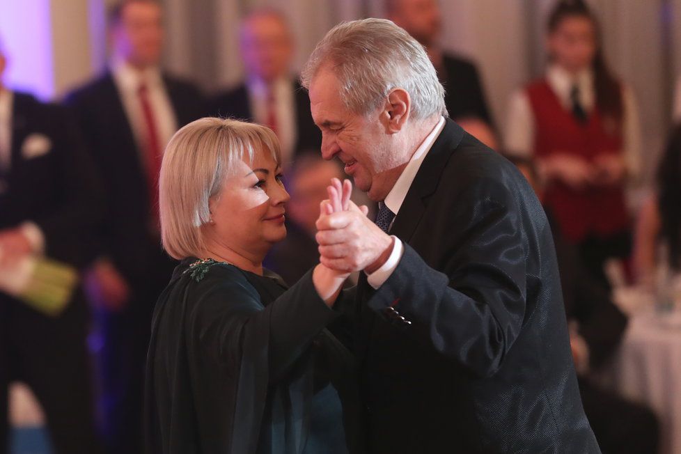 Hradní ples 2019: Miloš Zeman s manželkou Ivanou (1.2.2019)