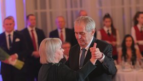 Hradní ples 2019: Miloš Zeman s manželkou Ivanou (1.2.2019)