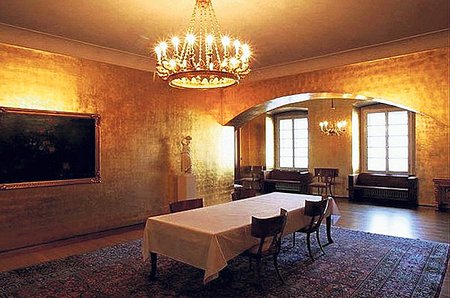 Zlatý salonek je prostor, do kterého se dostanou pouze významní hosté hlavy státu.