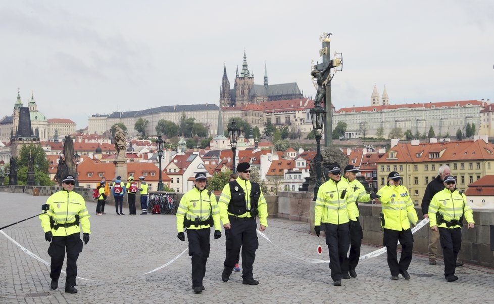 5. květen 2019: V Praze se uskutečnil další ročník Pražského maratonu. Na pořádek dohlíželi pražští strážníci a policisté, v pohotovosti byly rovněž i záchranářské jednotky.