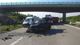 Nehoda zablokovala 27. května Pražský okruh u Vestce.