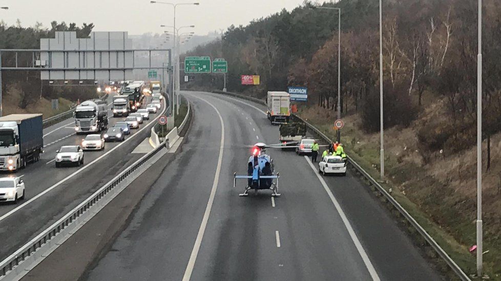 Člověka na Pražském okruhu srazilo auto.