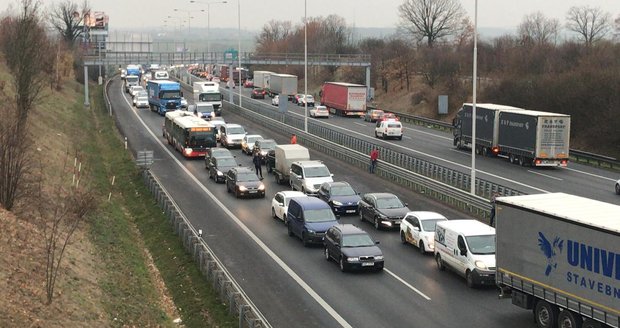 Dostavba Pražského okruhu začne později, než se očekávalo. (ilustrační foto)