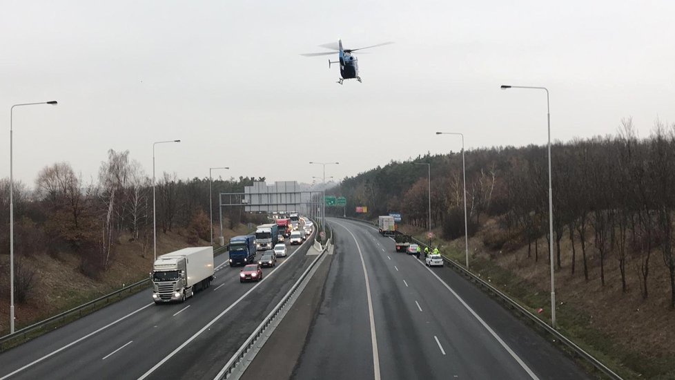 Člověka na Pražském okruhu srazilo auto.