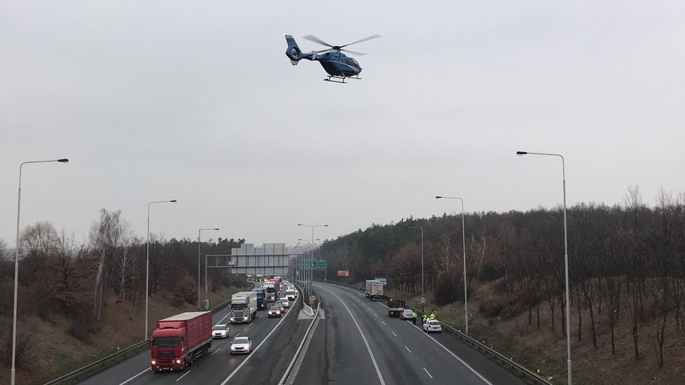 Člověka na Pražském okruhu srazilo auto.