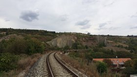 Poslanci podpořili vysokorychlostní železnice. Vláda má zrychlit přípravu pro zahájení stavby tratí.