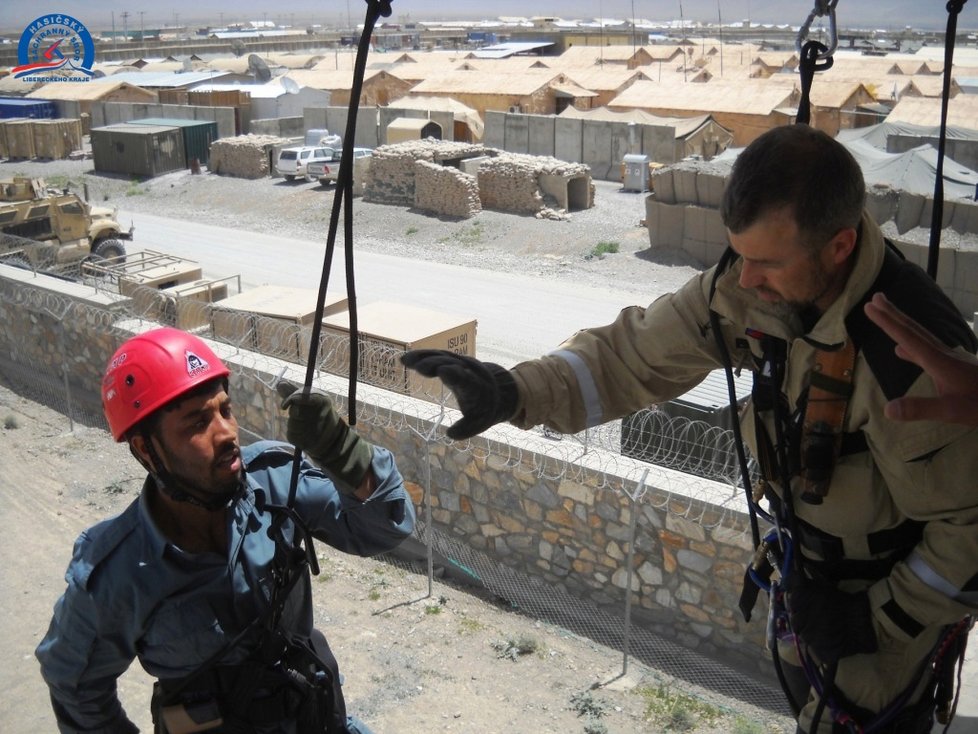 Na zásahy při požáru připravoval Roman Hlinovský afghánské kolegy z Fire Department Pol-e-Alam v provincii Lógar.