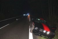 Auto jako zbraň: Blázen kvůli přestupku najížděl na policisty a uháněl desítky kilometrů