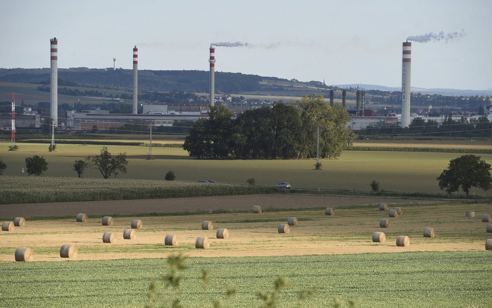 Areál přerovské chemičky Precheza patřící do holdingu Agrofert, kde sídlí také společnost FAU.