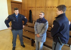 Ladislav Červeňák doplatil na záškoláctví svého syna. Kvůli ohrožení výchovy dítěte půjde na 10 měsíců za mříže.