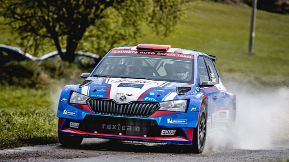 Před startem Rallye Šumava 2021: Vyhraje Kopecký, nebo Pech?