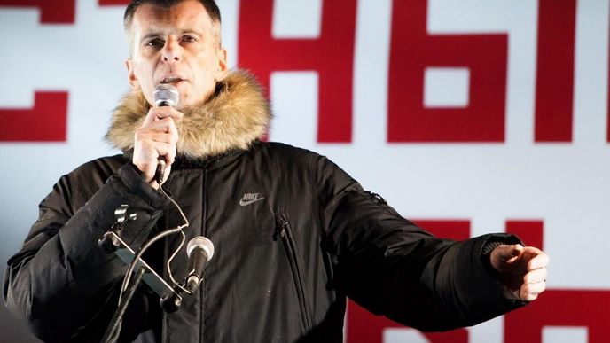 Před volbami Michail Prochorov řečnil na protivládních demonstracích, nyní má šanci se na vládě podílet