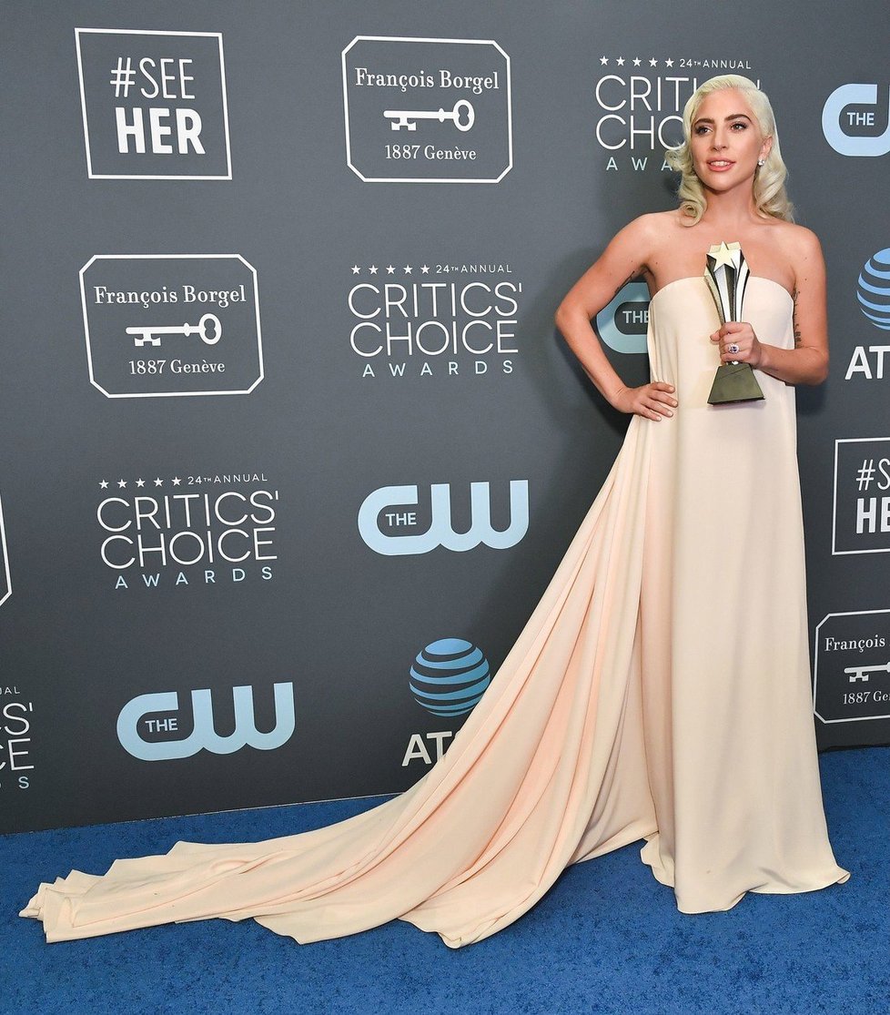 Lady Gaga na předávání cen Critic&#39;s Choice Awards