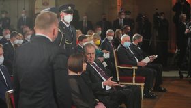 Předávání státních vyznamenání: Prezident Zeman s první dámou Ivanou (7. 3. 2022)