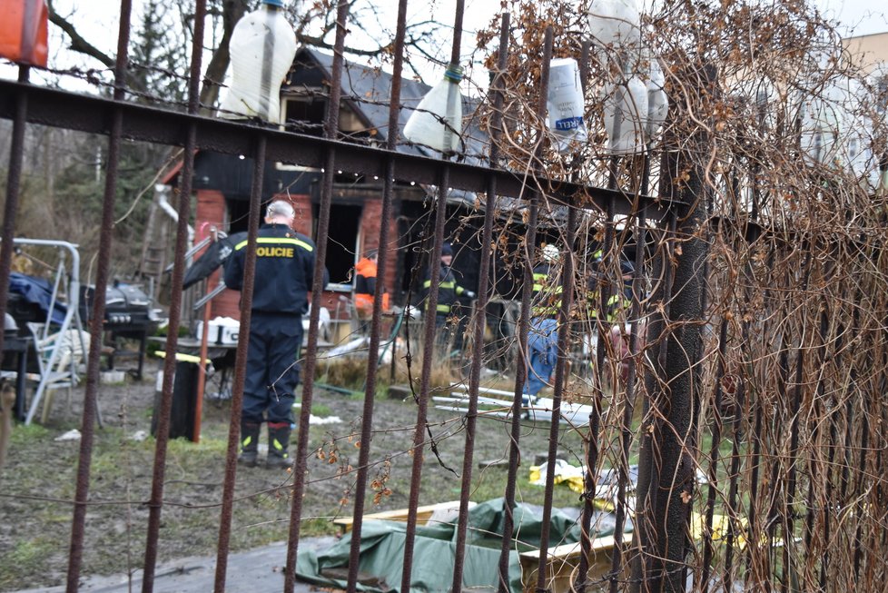 Vyšetřování požáru v ústeckých Předlicích pokračovalo i druhým dnem. (19. 2. 2023)